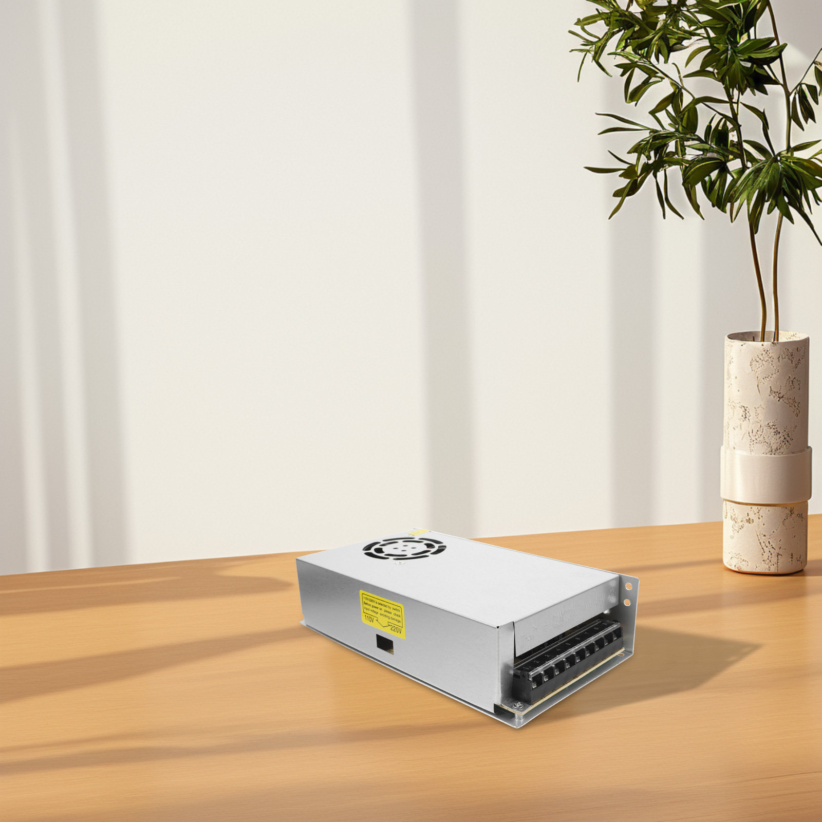 Industriële schakelende voedin - Led Strip Lights recensie en prijs